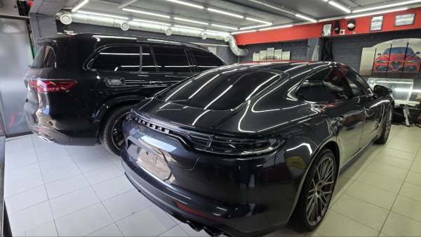 Оклейка бронепленкой porsche panamera 4, mercedes gls63